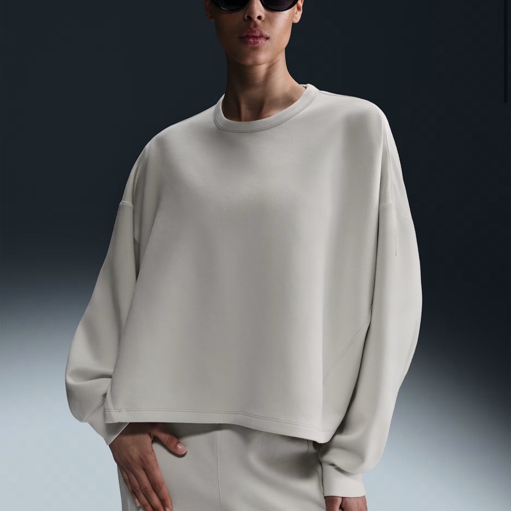 Nike Women’s 24.7 Crewneck